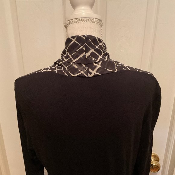 Scapa Lauren Perre Blouse M Black White Crossover Neckline Long Sleeve - Picture 8 of 10